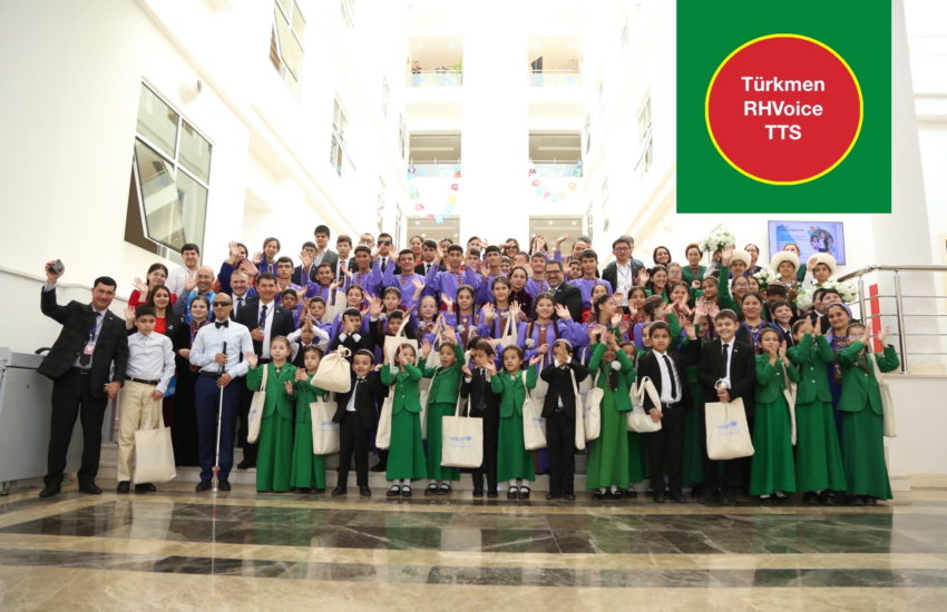 Photograph of Visual-impaired group of future Turkmen LouderPages users